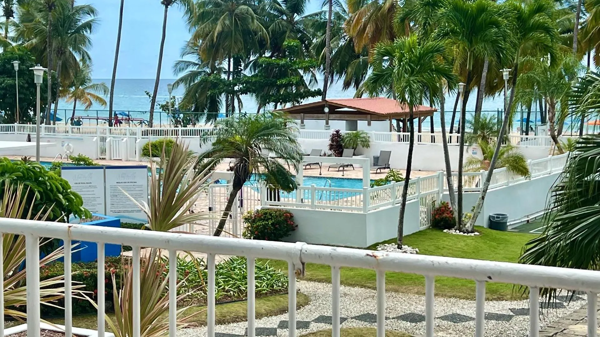 Hobie Beachfront Apartment Isla Verde San Juan